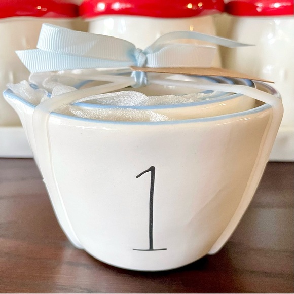 Rae Dunn Disney Magical Cinderella Princess Measuring Cups Set NWT - Picture 3 of 9